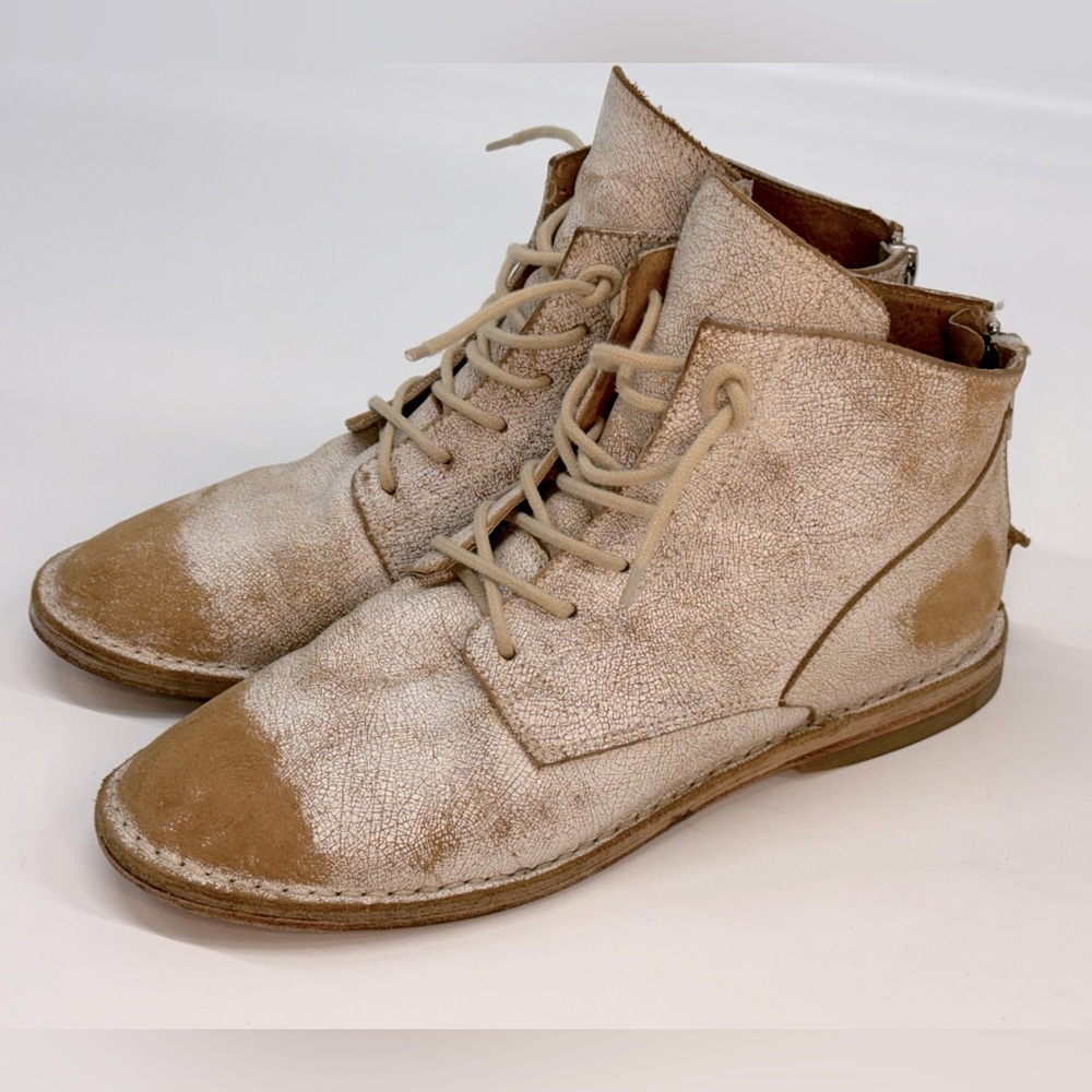 Boho Matisse “Scout” Distressed Leather Ankle Bootie Flat White Boot Sz 7 - Picture 1 of 10